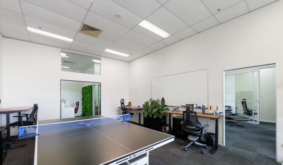 Click to view all images Level 1/76 Commercial Road Newstead QLD 4006 - Image 3