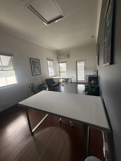 Click to view all images Unit 2/41A Tallebudgera Creek Rd Burleigh Heads QLD 4220 - Image 2