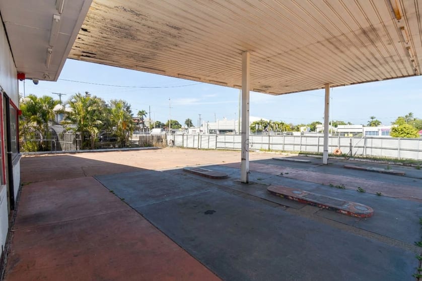 Click to view all images 6 Railway Avenue Railway Estate QLD 4810 - Image 3