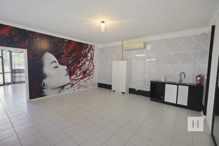 Click to view all images 10/227 Main Road Toukley NSW 2263 - Image 3