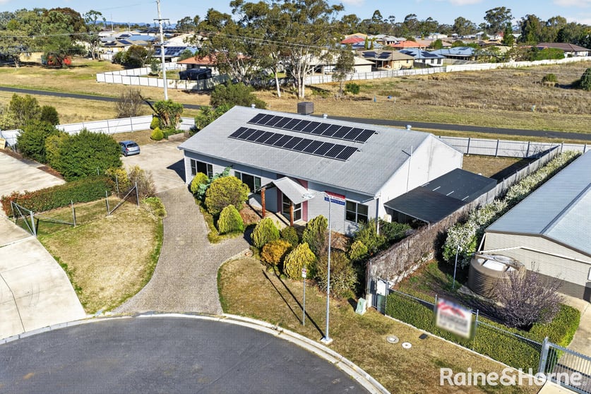 Click to view all images 22-24 Betta Place Warwick QLD 4370 - Image 1