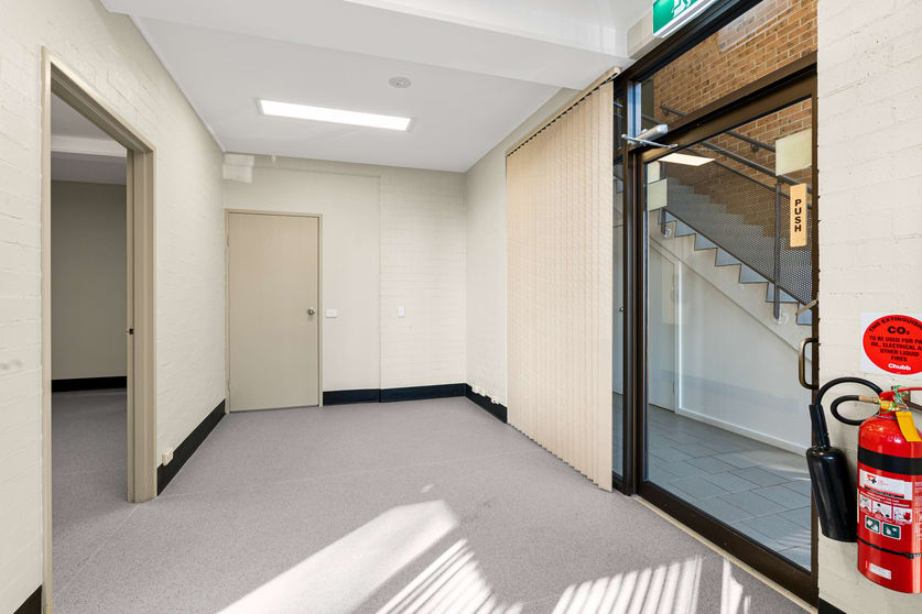 Click to view all images 3/193-195 Kerry Street Sanctuary Point NSW 2540 - Image 2