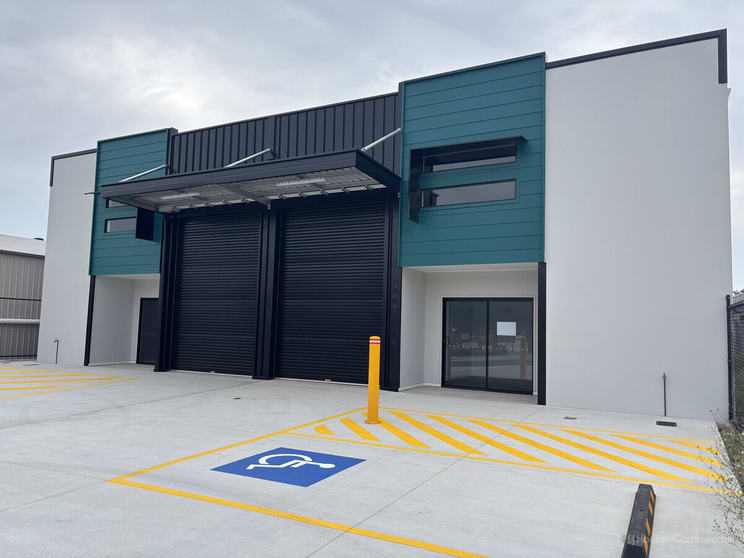 31 ENDEAVOUR Way Plainland QLD 4341 - Image 1