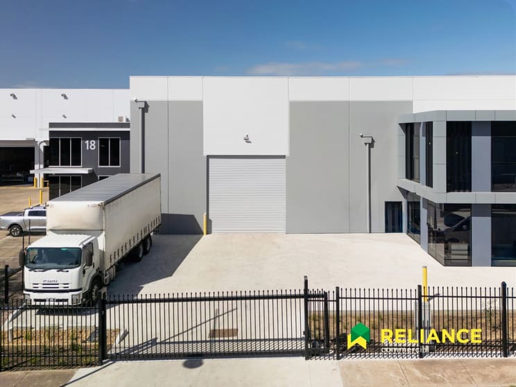 Click to view all images 176 Derrimut Drive Derrimut VIC 3026 - Image 3
