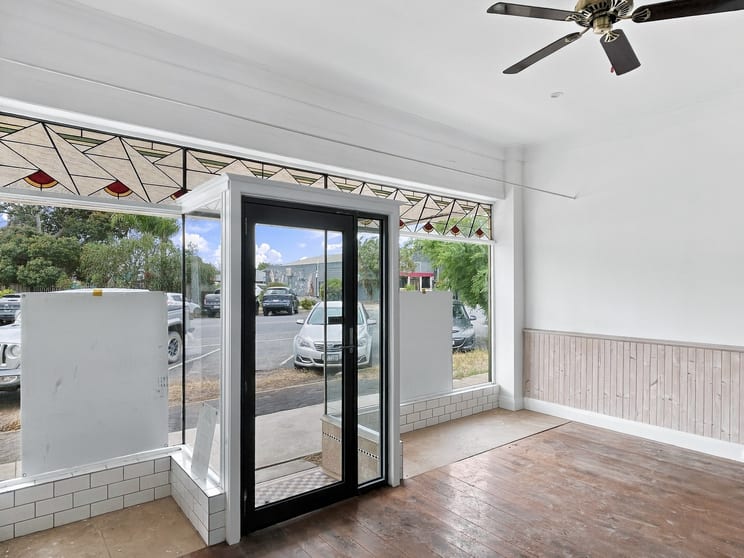 Click to view all images 32 Carrier Street Benalla VIC 3672 - Image 2