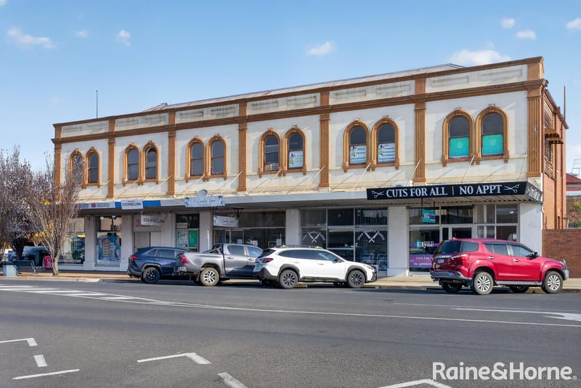 Click to view all images 111 Palmerin Street Warwick QLD 4370 - Image 2