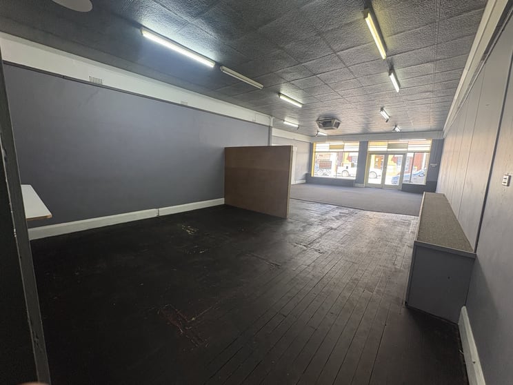 Click to view all images 125 Main Street West Wyalong NSW 2671 - Image 3