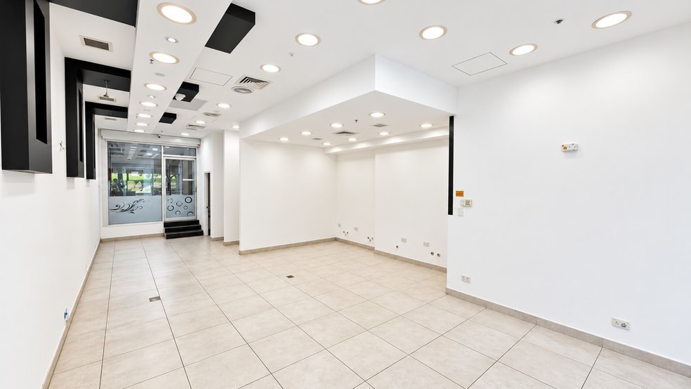 Click to view all images 4/13 Waratah Street Mona Vale NSW 2103 - Image 3