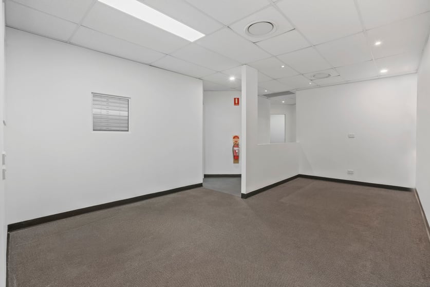 Click to view all images 1/12 Main Western Road Tamborine Mountain QLD 4272 - Image 2