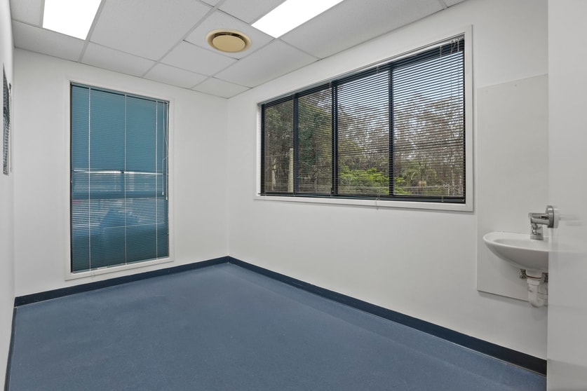 Click to view all images 1/12 Main Western Road Tamborine Mountain QLD 4272 - Image 3