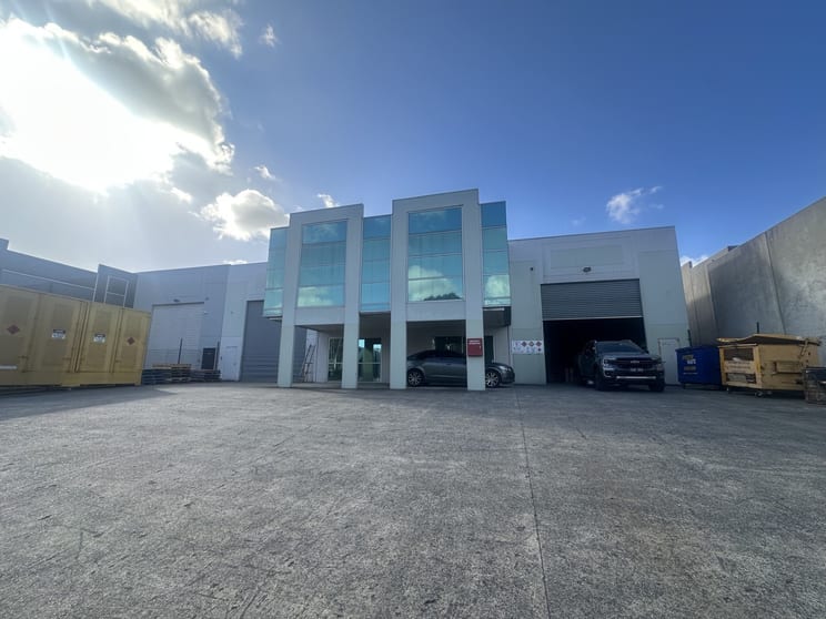 Click to view all images 6 Humeside Drive Campbellfield VIC 3061 - Image 1