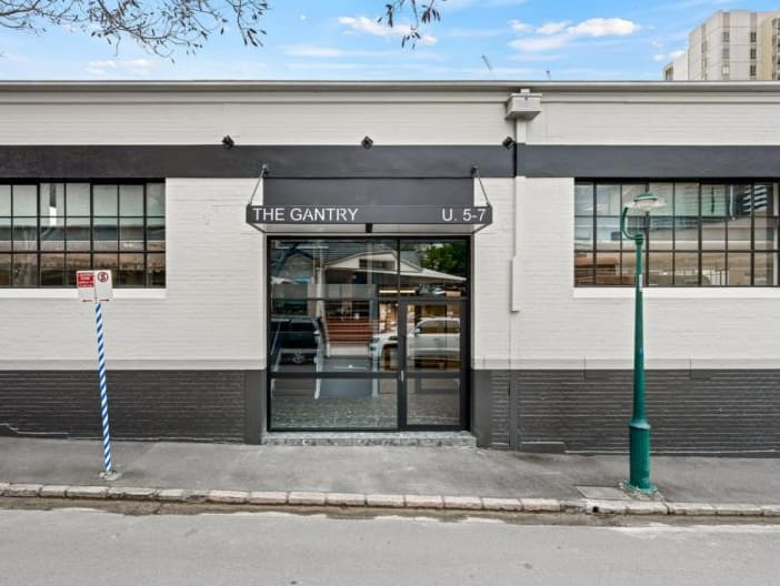 Click to view all images Unit 2/15 Anderson Street Fortitude Valley QLD 4006 - Image 2