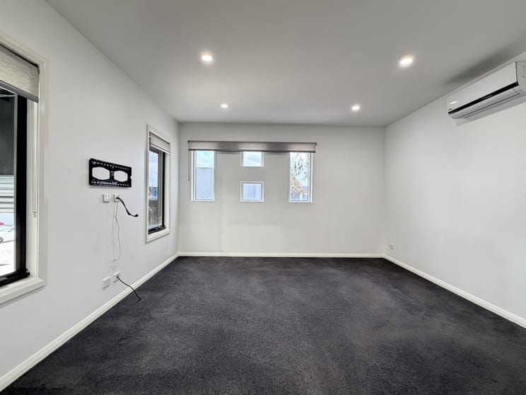Click to view all images 6/121 Miller Street Epping VIC 3076 - Image 3