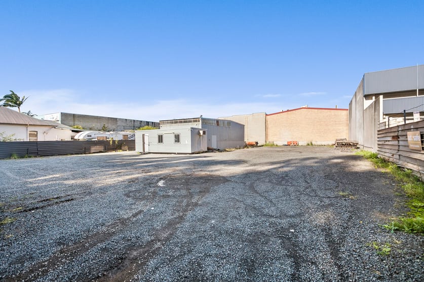 Click to view all images 393 Old Five Islands Road Unanderra NSW 2526 - Image 1