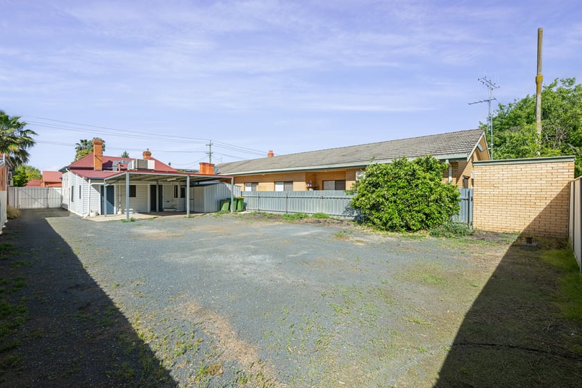 Click to view all images 562 Englehardt Street Albury NSW 2640 - Image 3