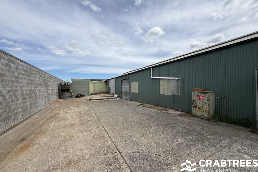 Click to view all images 38 Hargreaves Street Huntingdale VIC 3166 - Image 3