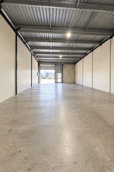 Click to view all images 1C / 84 Aumuller Street Portsmith QLD 4870 - Image 2
