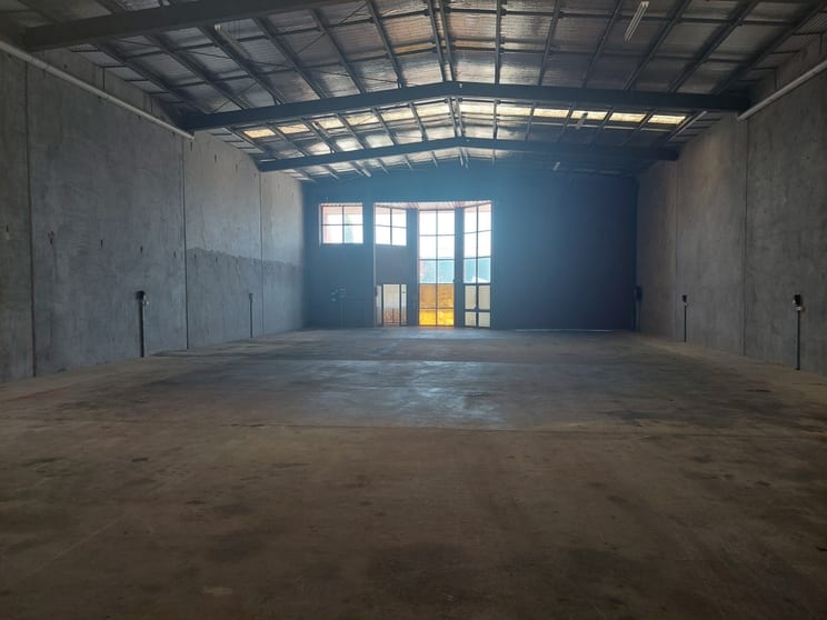 Click to view all images 4/27-29 Norton Drive Melton VIC 3337 - Image 2