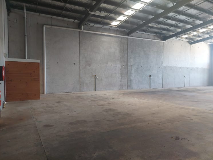Click to view all images 4/27-29 Norton Drive Melton VIC 3337 - Image 3