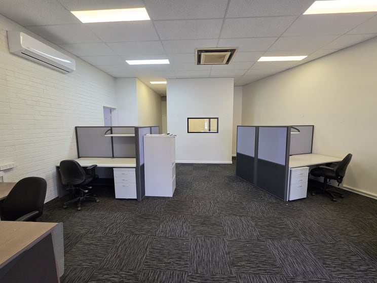 Click to view all images Suite 2, 266 - 268 Peel Street Tamworth NSW 2340 - Image 2