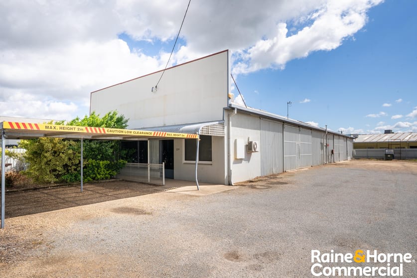Unit 1/219 Urana Street Wagga Wagga NSW 2650 - Image 1