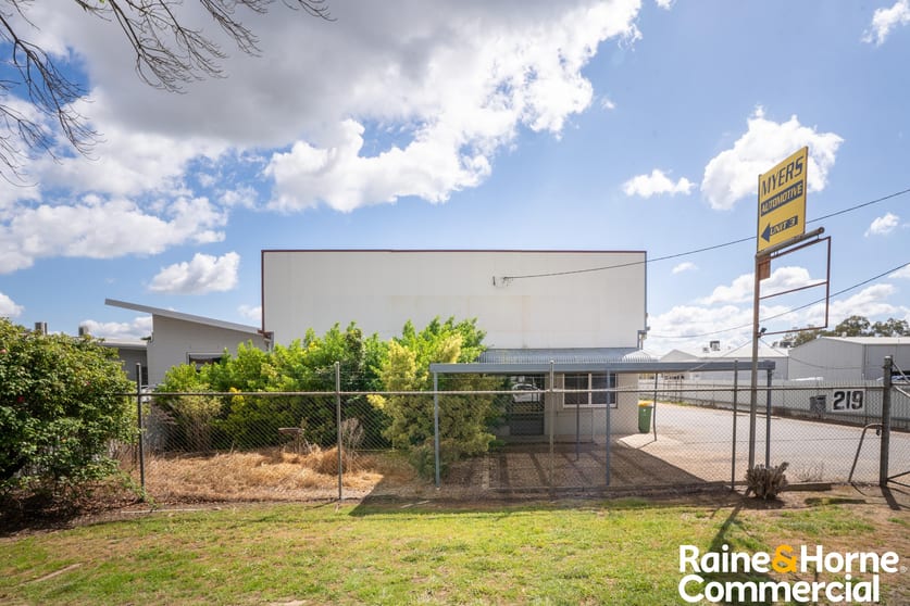 Unit 1/219 Urana Street Wagga Wagga NSW 2650 - Image 2