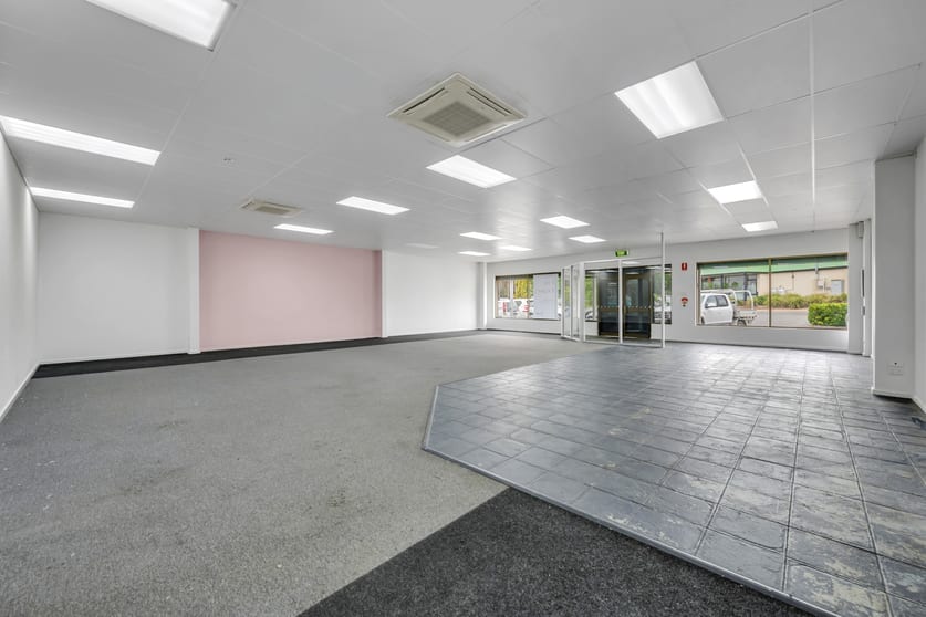 Click to view all images Shops 1 & 4/46-48 Victoria Road Mount Barker SA 5251 - Image 4