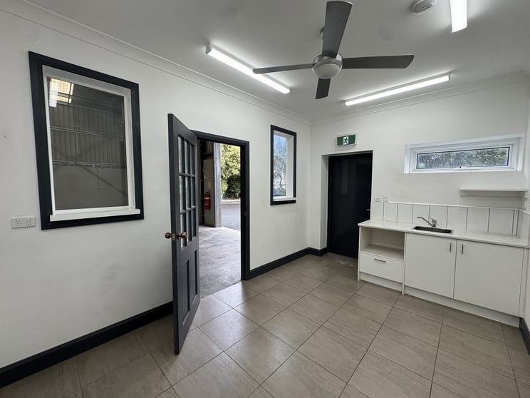 Click to view all images 3-4/22 Shelley Avenue Kilsyth VIC 3137 - Image 5