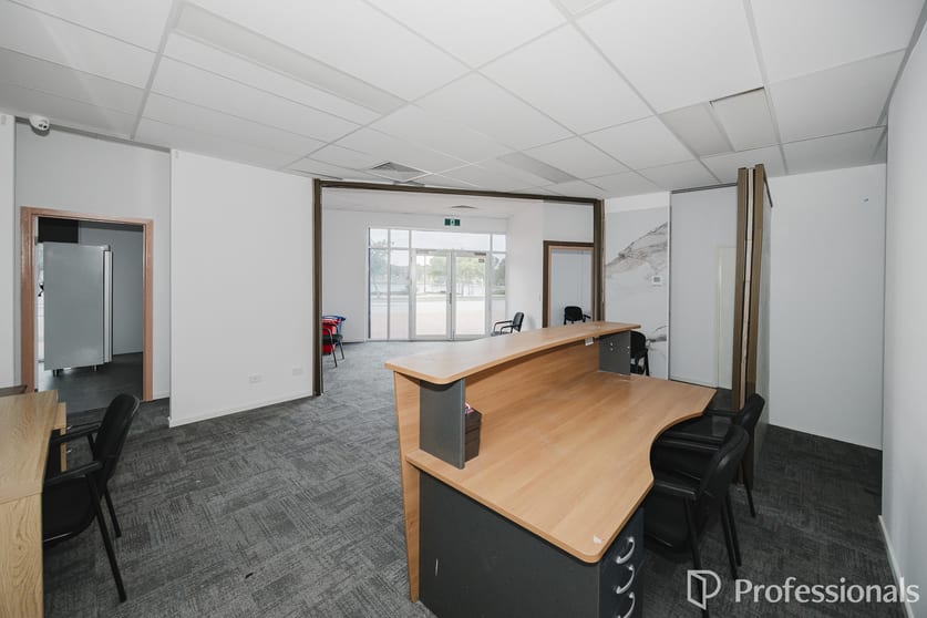 Click to view all images 7/2 Marchwood Boulevard Butler WA 6036 - Image 2