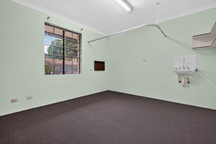 Click to view all images 32 Grose Street Parramatta NSW 2150 - Image 4