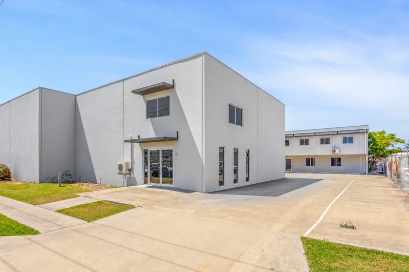 Click to view all images Unit 2B/45 Derby Street Rockhampton City QLD 4700 - Image 1