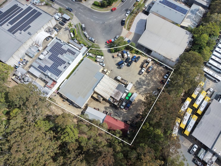 Click to view all images 35 Leda Drive Burleigh Heads QLD 4220 - Image 3
