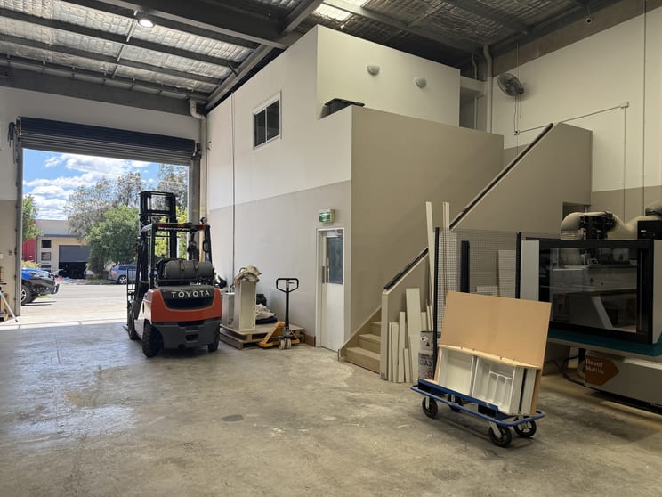 Click to view all images 2/43 Durgadin Drive Albion Park Rail NSW 2527 - Image 3