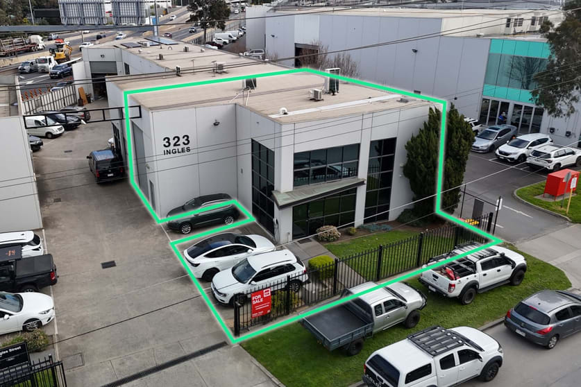 1/323 Ingles Street Port Melbourne VIC 3207 - Image 1