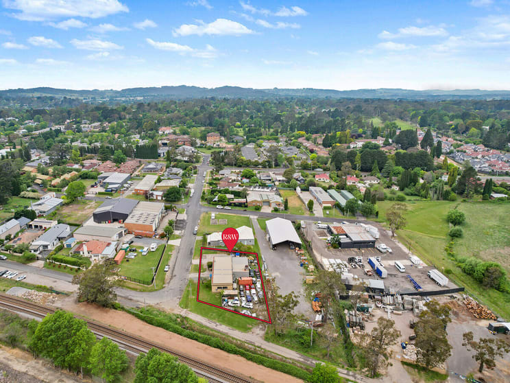 Click to view all images 1-3 Alcorn Street Bowral NSW 2576 - Image 2