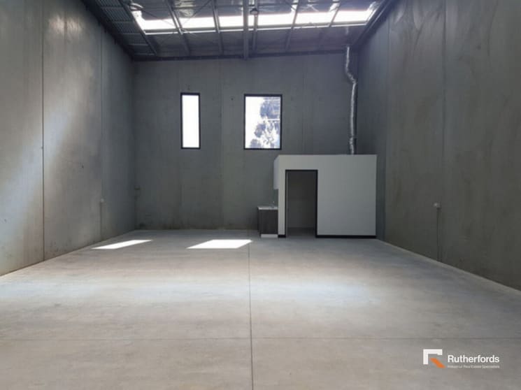 Click to view all images 33/2 Thomsons Road Keilor Park VIC 3042 - Image 2