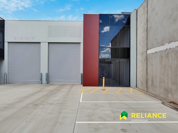 Click to view all images 4/15-17 Lentini Street Hoppers Crossing VIC 3029 - Image 2