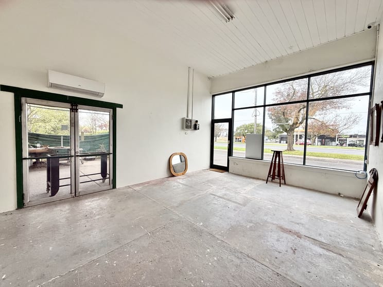 Click to view all images 60 Dunlop Street Mortlake VIC 3272 - Image 2