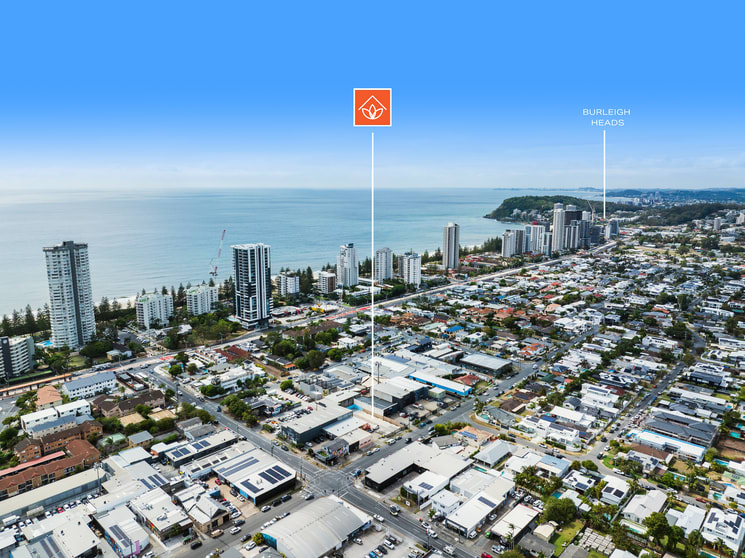 Click to view all images 39 Lemana Lane Burleigh Heads QLD 4220 - Image 1