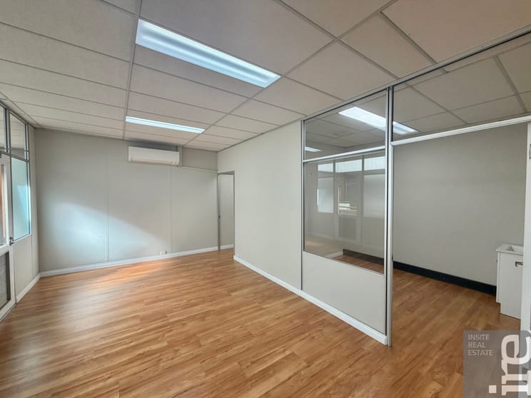 Click to view all images Suite 2/21-23 Reid Street Wangaratta VIC 3677 - Image 1
