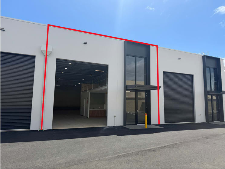 Click to view all images 5/10 Bradman Street Busselton WA 6280 - Image 2