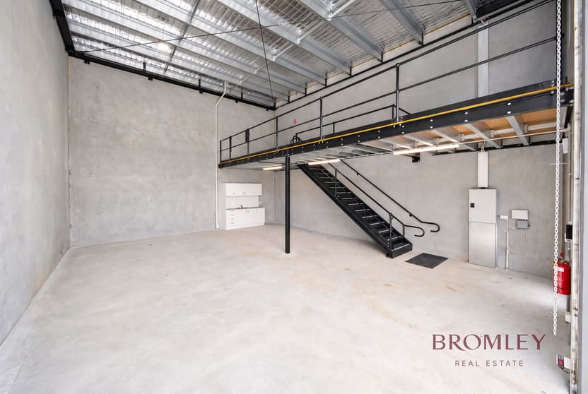Click to view all images 32/17 Middle Road Hillcrest QLD 4118 - Image 3