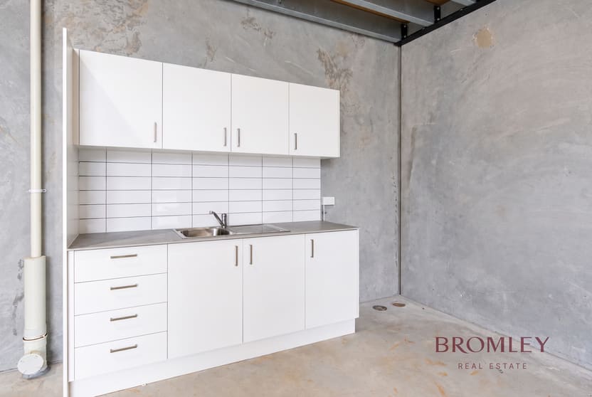 Click to view all images 32/17 Middle Road Hillcrest QLD 4118 - Image 4