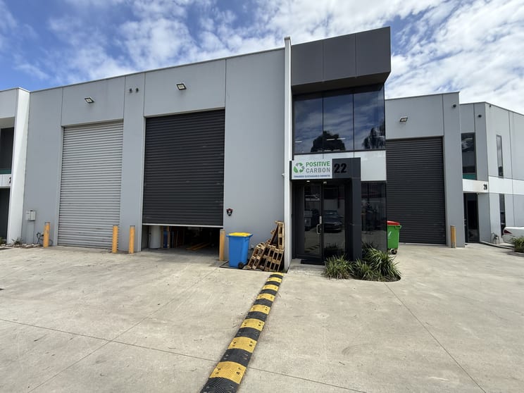 Click to view all images 22 Stelvio Close Lynbrook VIC 3975 - Image 5