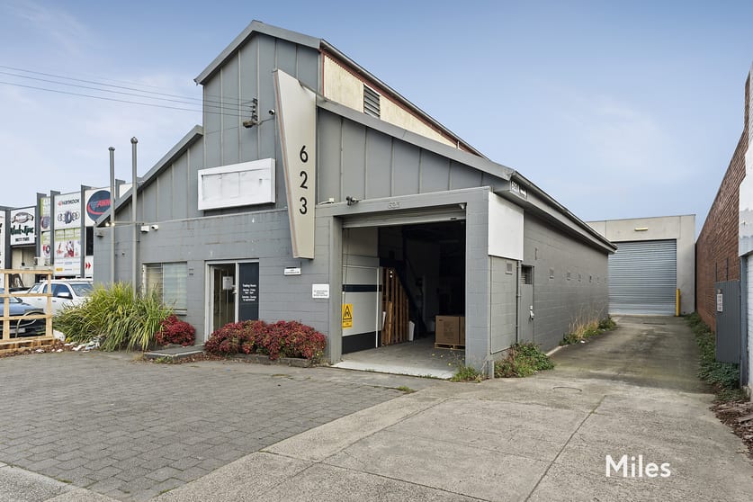 Click to view all images 1 & 2/623 Waterdale Road Heidelberg West VIC 3081 - Image 1