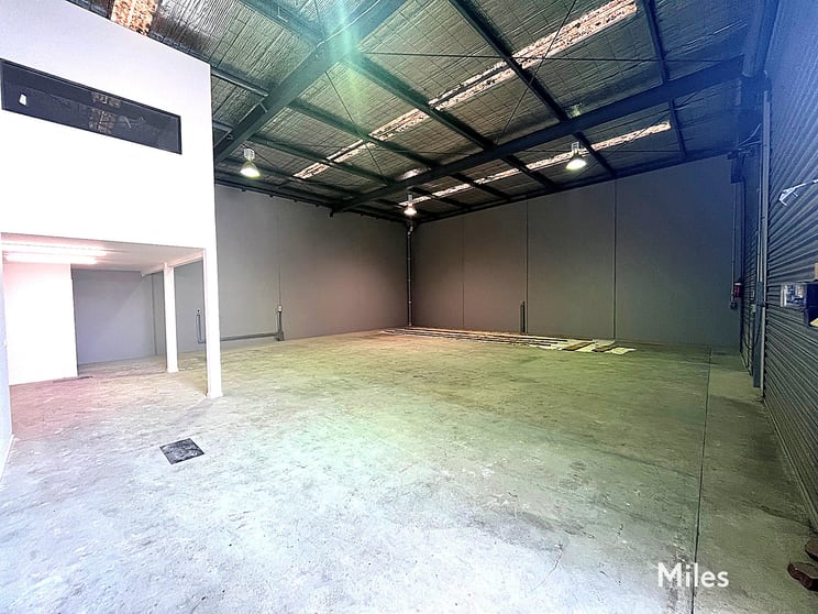 Click to view all images 1 & 2/623 Waterdale Road Heidelberg West VIC 3081 - Image 3