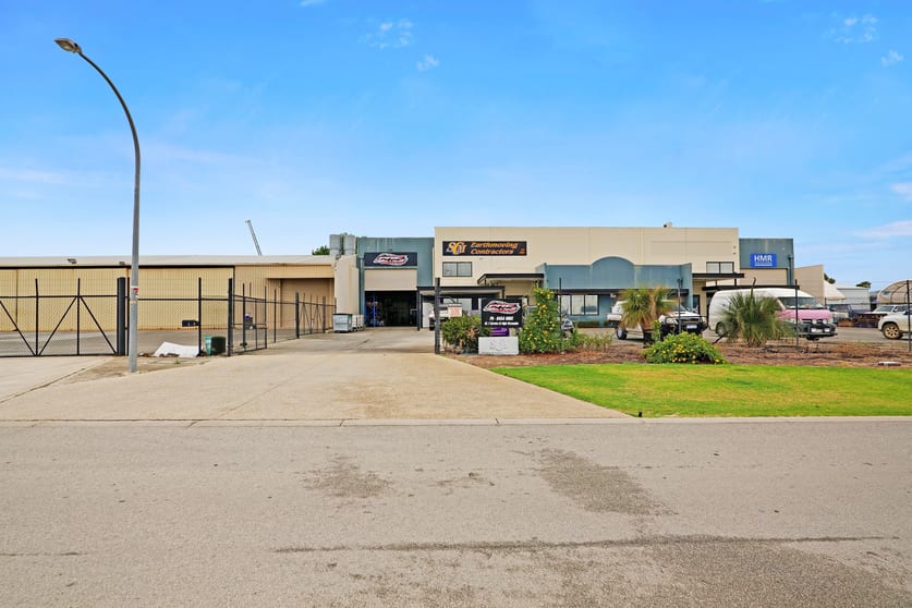 Click to view all images 1/7 Eureka Street High Wycombe WA 6057 - Image 2