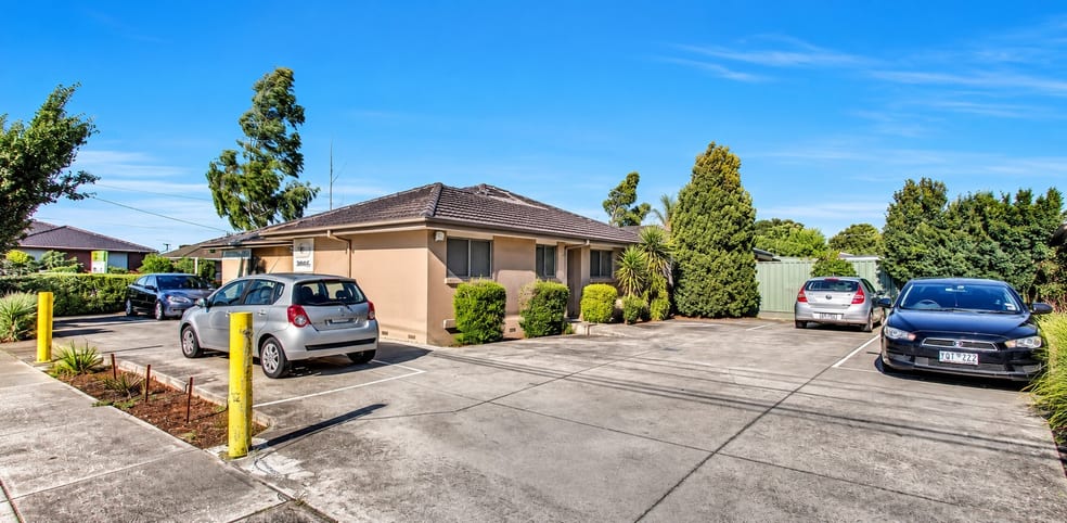 Click to view all images 192 Furlong Road St Albans VIC 3021 - Image 2