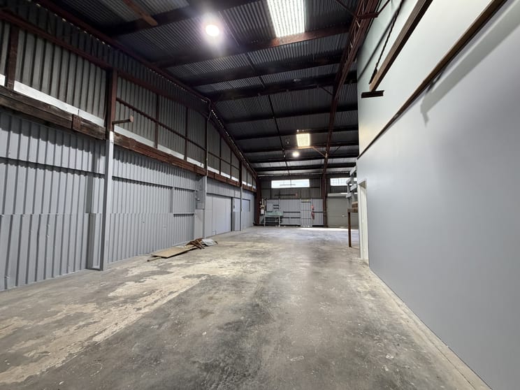 Click to view all images 5A & 6/69-71 Shore Street West Cleveland QLD 4163 - Image 2