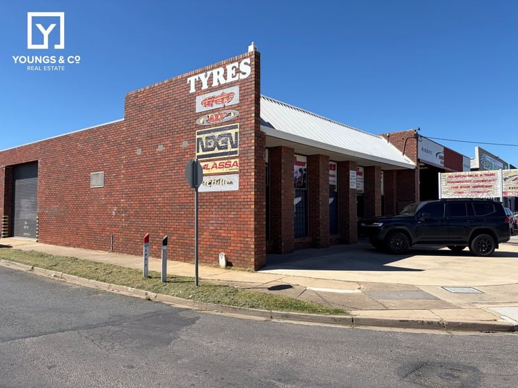 Click to view all images 33 Lockwood Road Shepparton VIC 3630 - Image 1